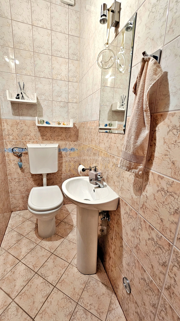 Prostoren, čudovit dvoposteljni stan v Okrugu Gornjem/Čiovo z razgledom na morje - 78 m2